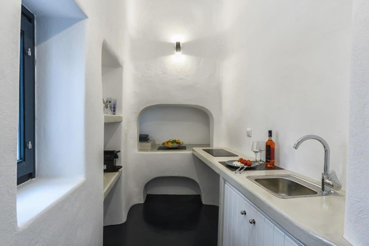 サントリーニSantorini Traditional Apt With Private Hot Tubアパートメント エクステリア 写真
